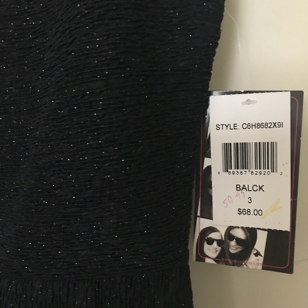 Black junior dress with glitter! - Picture 5 of 8
